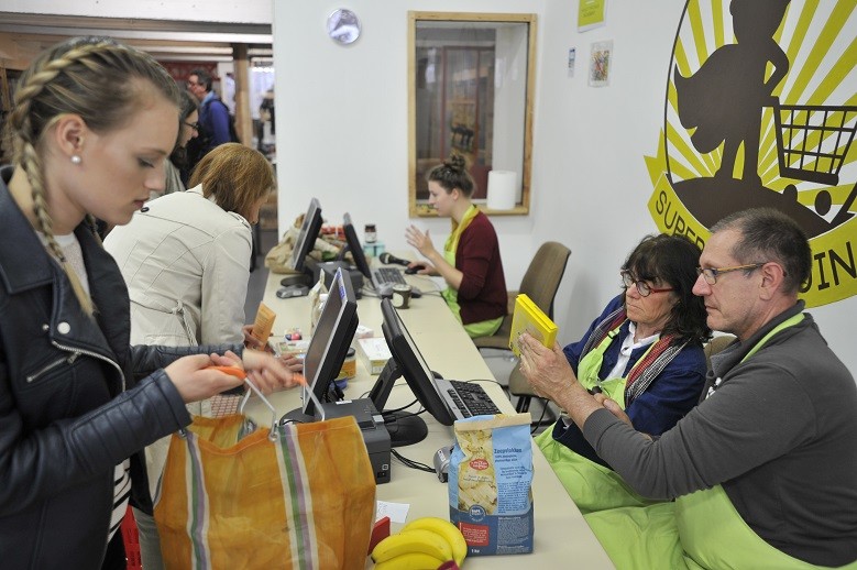 La spécificité de Superquinquin ? Ce supermarché appartient à ses clients. Photo Julien Sylvestre, Ville de Lille.