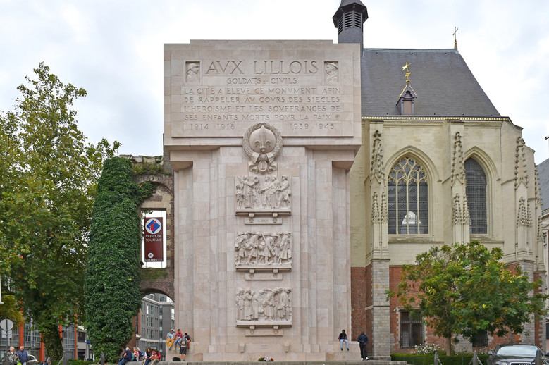 Photo du monuments aux morts place Rihour