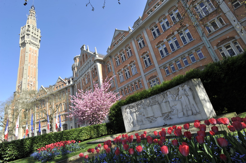 L'hôtel de ville et son beffroi / Nos équipements Ville de Lille adresses, horaires