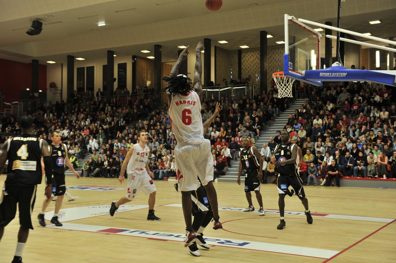 Le Palais des Sports Saint-Sauveur pourra accueillir des équipes préparant le tournoi olympique en basket