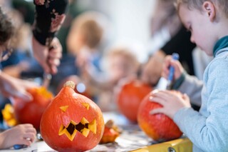 Atelier de fabrication de citrouille d'Halloween, ferme Marcel Dhénin