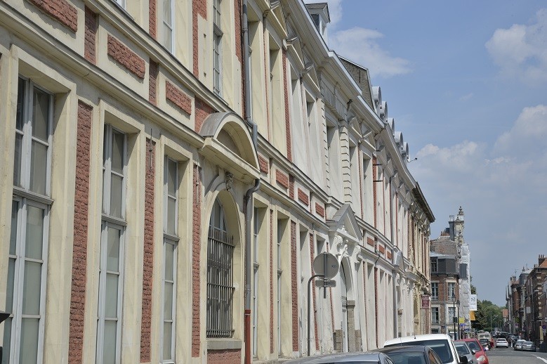 Les façades penchées, rue du Pont Neuf. Photo Dan. R.