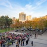 Flashmob avec 200 jeunes Lillois avant l'inauguration officielle du parvis devant l'Hôtel de Ville désormais baptisé "des droits de l'enfant".