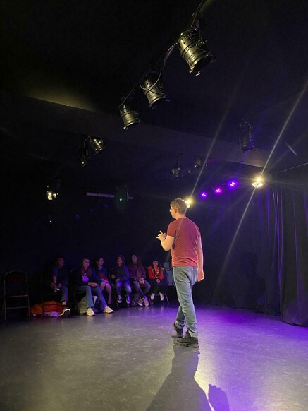 Atelier théâtre 12 à 16 ans à la Barraca Zem