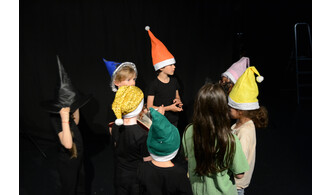Atelier théâtre 6 à 8 ans à la Barraca Zem