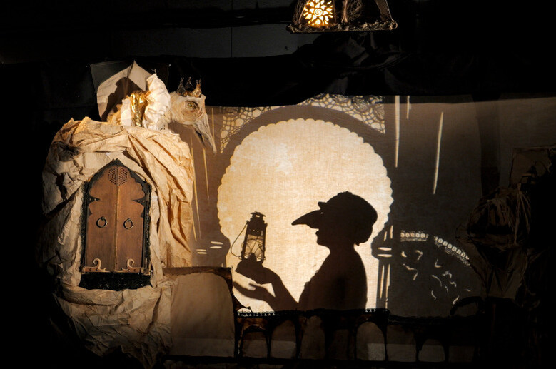 Et pourquoi pas empêcher la nuit de tomber ! – Cie Oui Sire