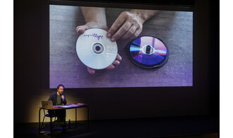 Gregory Buchert : Un exposé en trois éclipses