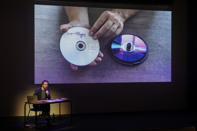 Gregory Buchert : Un exposé en trois éclipses