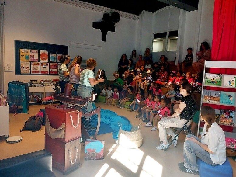 Kamishibai, une séance de lecture en musique