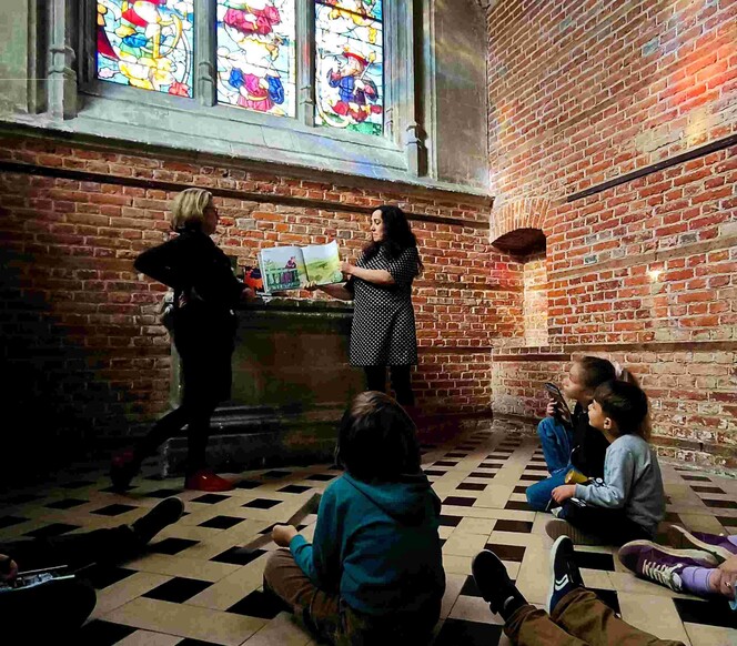 Les petits curieux : monstrueux palais