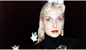 Molly Nilsson en concert