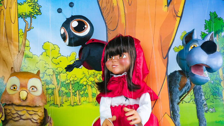 Petit Jean et le Chaperon Rouge - spectacle de marionnettes pour enfants et familles