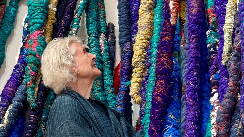 Sheila Hicks - Au-delà