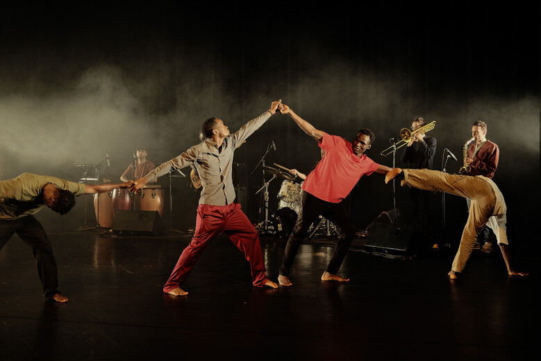 TRAVERSER — Tchina Ndjidda, Nadia Ghadanfar et Charles Duytschaever