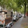 2 véhicules par emplacement autorisés pour les brocanteurs et antiquaires professionnels.