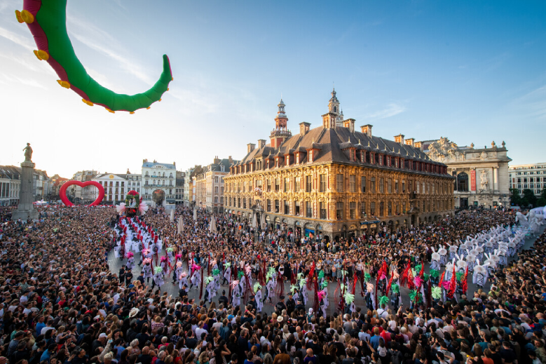Parade Utopia de Lille3000. Crédit : Thomas Lo Presti