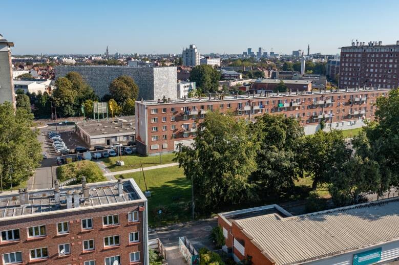 Rénovation énergétique, ferme urbaine, centrale photovoltaïque, écran acoustique... Le projet Concorde, parfaite traduction des orientations du Plan climat lillois. Crédit : Daniel Rapaich.