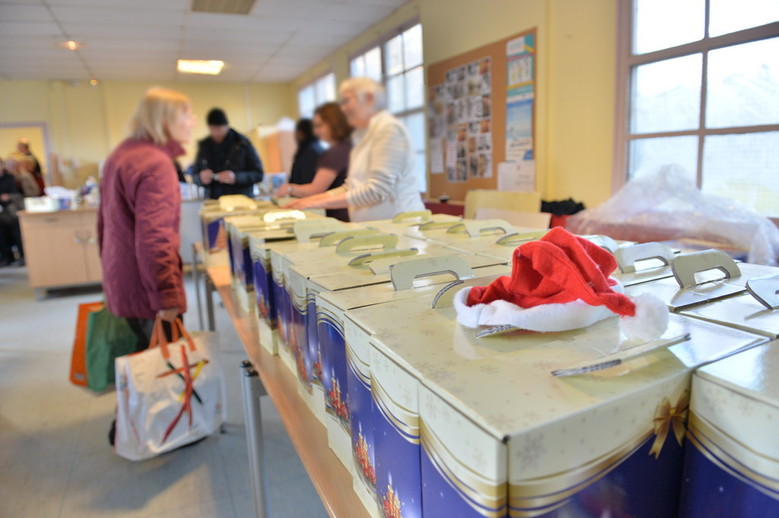 Distribution des colis de Noël
