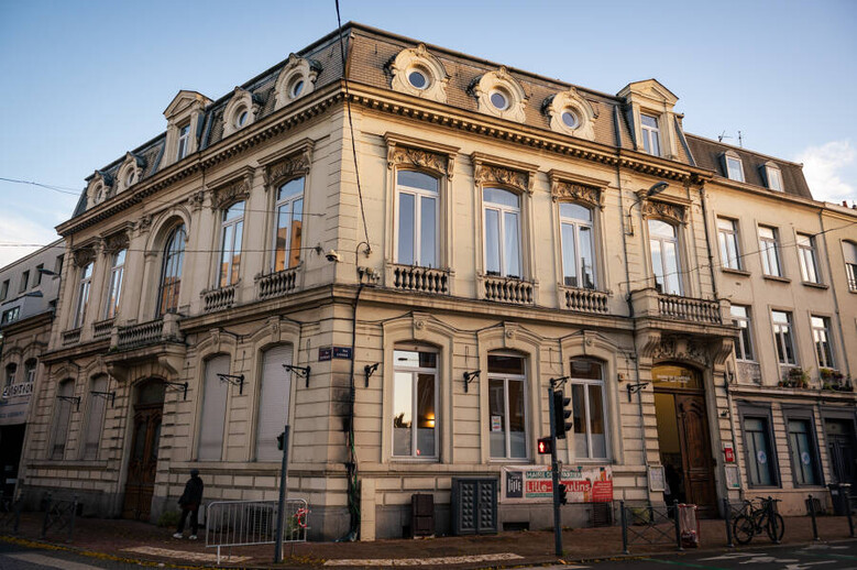Vue des façades de l'Hôtel Courmont 
