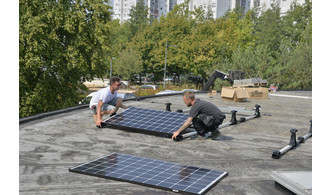 Installation de panneaux photovoltaïques sur une toiture