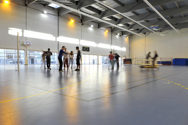 Salle de sports Levi Strauss / Nos équipements - Ville de Lille : adresses,  horaires, calendriers et histoire